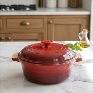 Le Creuset Round Heritage Casserole Baking Dish 2qt Dutch Oven Red 8.5” VGC